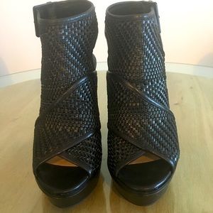 Pour La Victoire Laina Woven Platform Wooden Heels.